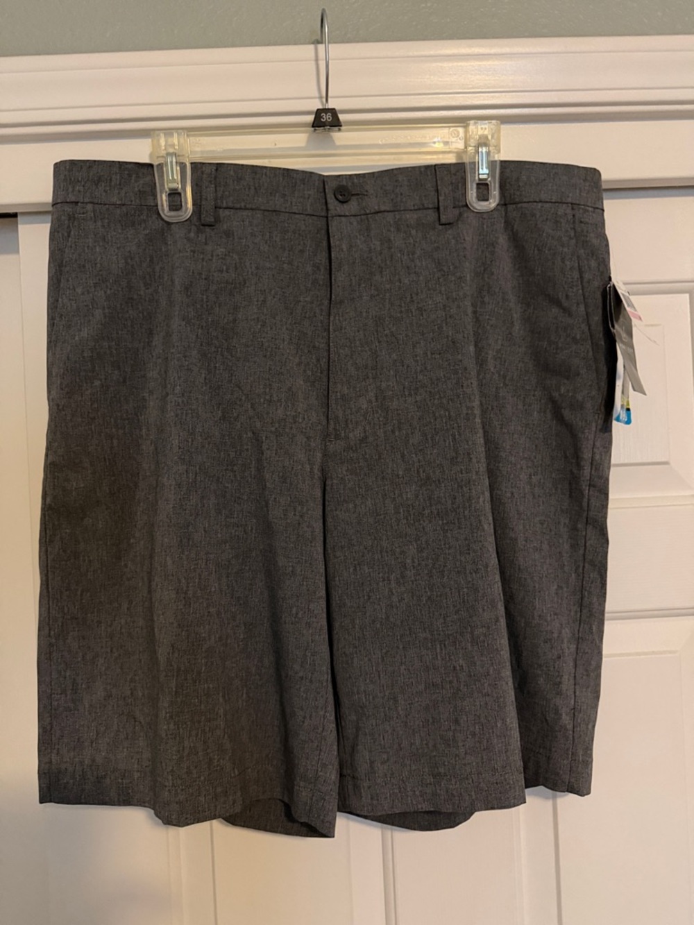 NEW- PGA Tour Men's Heather Gray Flat-Front Golf Shorts